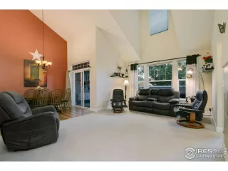 Photo #4: 989054 Listing