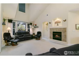 Photo #5: 989054 Listing