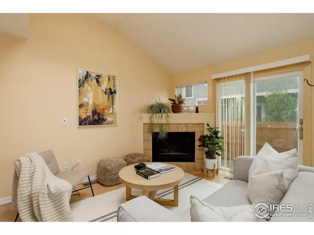 MLS: 989070 Condo For Sale