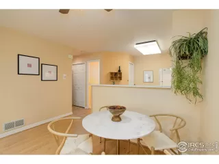 Photo #4: 989070 Listing 