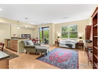 Photo #5: 989107 Listing 