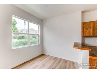 Photo #5: 989117 Listing