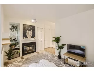 Photo #4: 989159 Listing