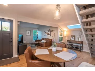 Photo #5: 9892210 Listing