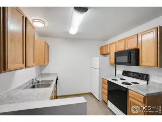 Photo #5: 989306 Listing