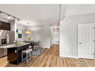 Photo #6: 989344 Listing