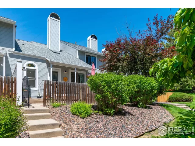 MLS: 989349 Condo For Sale