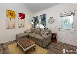 Photo #6: 989349 Listing