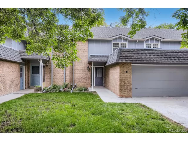 MLS: 9893491 Condo For Sale