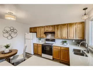 Photo #6: 9893491 Listing