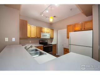 Photo #5: 989353 Listing