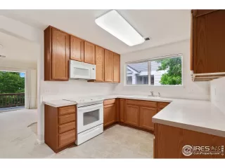 Photo #6: 989386 Listing