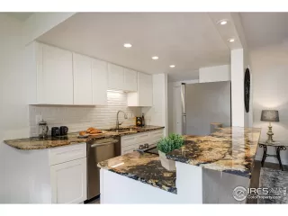 Photo #5: 989436 Listing 