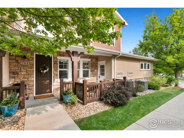 MLS: 989477 Condo For Sale