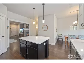 Photo #5: 989479 Listing