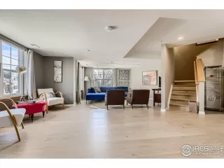 Photo #4: 989483 Listing