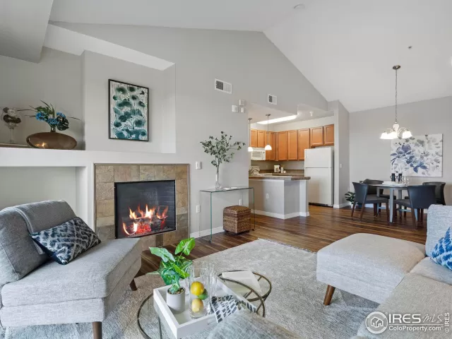 MLS: 989487 Condo For Sale