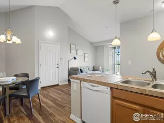 Photo #6: 989487 Listing