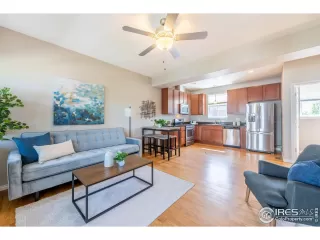 Photo #4: 989521 Listing