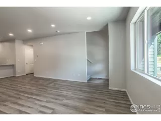 Photo #4: 989527 Listing