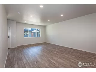 Photo #5: 989528 Listing