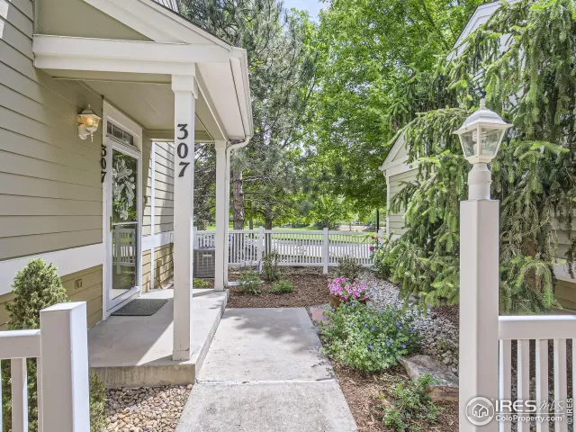 MLS: 989550 Condo For Sale