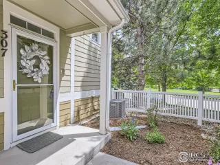 Photo #5: 989550 Listing