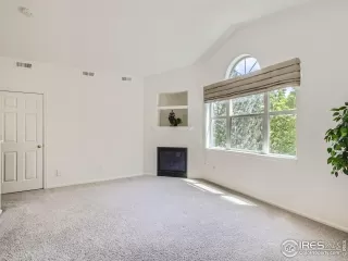 Photo #6: 989550 Listing