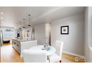 Photo #5: 989559 Listing