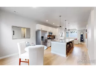 Photo #6: 989559 Listing