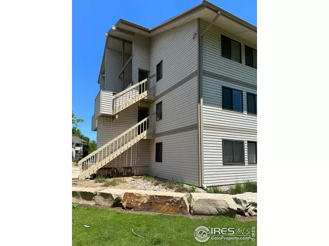 MLS: 989579 Condo For Sale