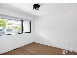 Photo #4: 989595 Listing