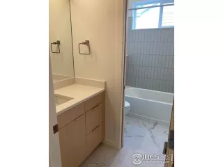 Photo #5: 989627 Listing