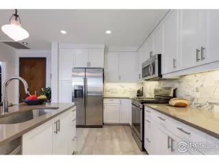 Photo #1: 989648 Listing