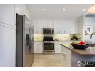 Photo #2: 989648 Listing