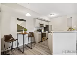 Photo #5: 989666 Listing 