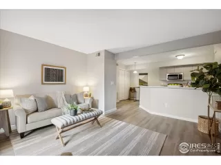 Photo #6: 989666 Listing 