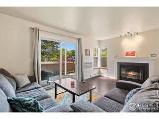 Photo #5: 989680 Listing