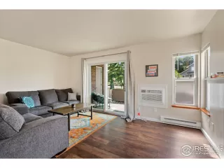 Photo #6: 989680 Listing