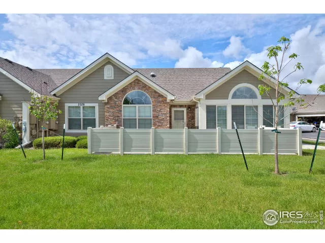 MLS: 989686 Condo For Sale