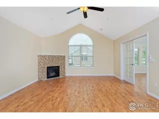 Photo #4: 989686 Listing