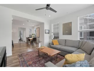 Photo #5: 989691 Listing