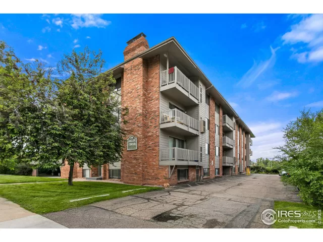 MLS: 989693 Condo For Sale