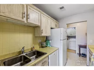 Photo #6: 989693 Listing