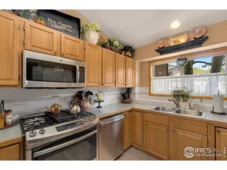 Photo #3: 989698 Listing