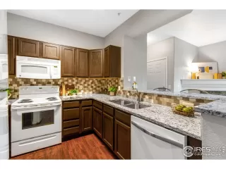 Photo #1: 989700 Listing