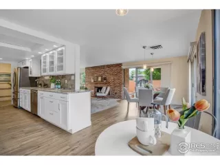 Photo #4: 989705 Listing 