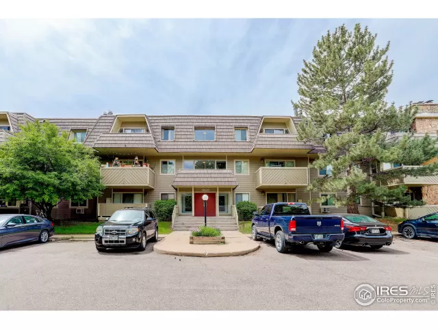 MLS: 989707 Condo For Sale