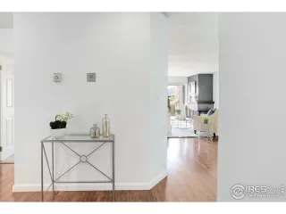 Photo #1: 989707 Listing