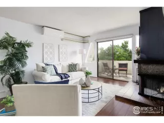 Photo #4: 989707 Listing